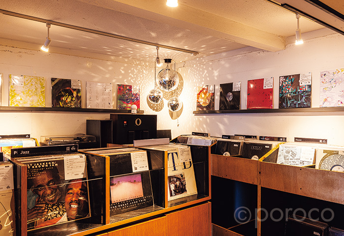 北大の近くにNEW OPEN！裏路地のカフェ＆レコードショップ｜poroco