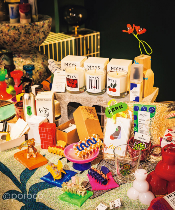 札幌の人気カフェ内にギフトショップがオープン！心躍るカラフル