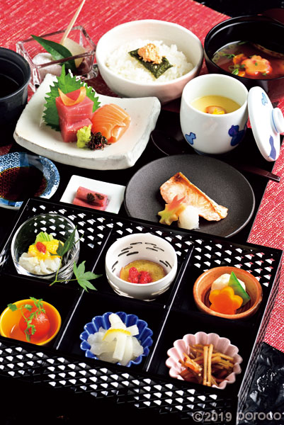 New Open 彩りも美しい和の御膳 六花 Poroco ポロコ 札幌がもっと好きになる おいしく 楽しく 札幌女子のためのwebサイト