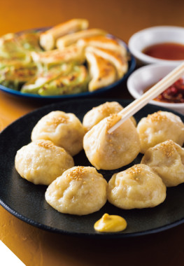 【なかよし餃子 エリザベス】もちもち皮の手づくり餃子と スパイス香るアジア料理