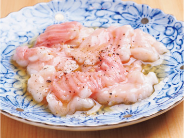 ホルモンやき肉 うしたつ