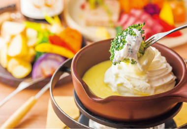 【CAFE & RESTAURANT ORGALI】野菜の美味しさが引き立つふわトロチーズフォンデュ