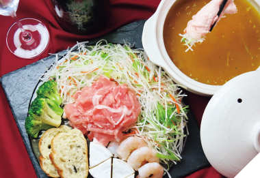 【SPARKLING BAR bbb】美味しいお酒と料理でにぎわう 女子会やデートにオススメの一店