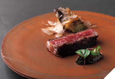 【YANAGI TePPaN UNBORN GASTRONOMY】希少な道内ブランド牛も提供