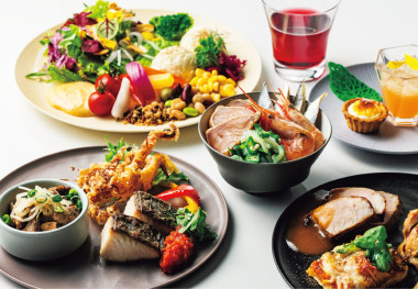 【BAR & GRILL Splish】訪れるたびに楽しめる 期間限定のフェアにも注目