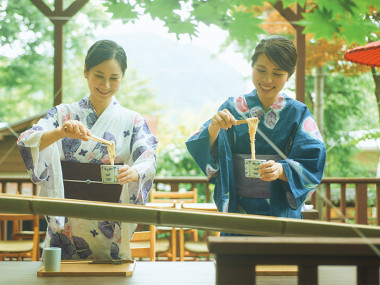 【エルムガーデン】流しそうめんと、ホタルの宵 美しい庭園とともに夏の和食会席を