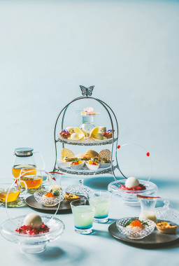 【BAR & GRILL Splish】スイーツの宝石に囲まれた 華やかなティータイム