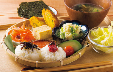 【chill mello（チルメロ）】空間づくりにもこだわった、食事もできる体にやさしいカフェ