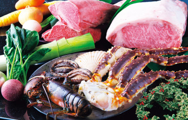 【鉄板焼 石狩】 炎と夜景、厳選食材に満たされる 洗練されたサービスで贈る鉄板焼き