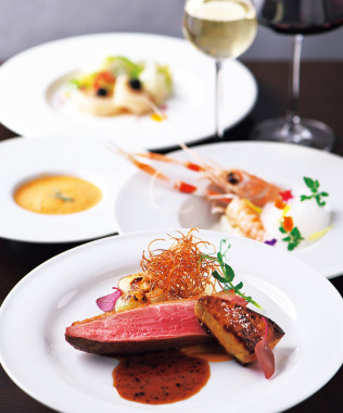 【BISTRO BROTHERS】 特別な鴨肉料理とフレンチで クリスマスの夜を華やかに彩る