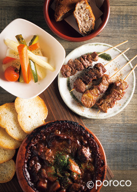 【札幌市／すすきの】ラム串とお酒でほろ酔い、ふらりと立ち寄れる一軒「ラム串と洋酒 雨模羊」