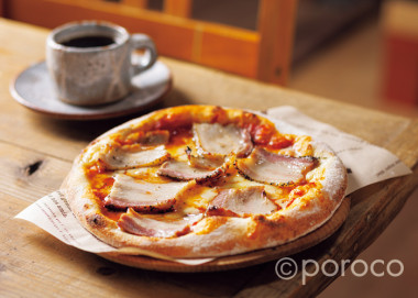 手ごねピザとおにぎりが絶品！南幌町の林に佇む、築100年の古民家カフェ「genya.」