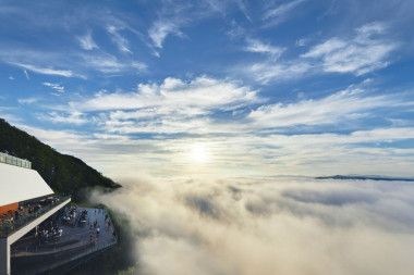 【北海道・トマム】「星野リゾート　トマム」雲海テラスオープン！