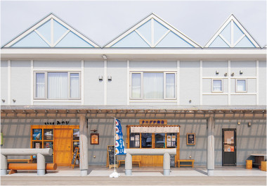 【小樽・銭函】個性あふれる グルメ店が集合！ドライブの途中に立ち寄りたい「ゼニバコテラス」