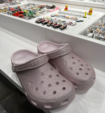 北海道初の路面店「Crocs札幌店」がオープン！一足先に店内を体験してきました